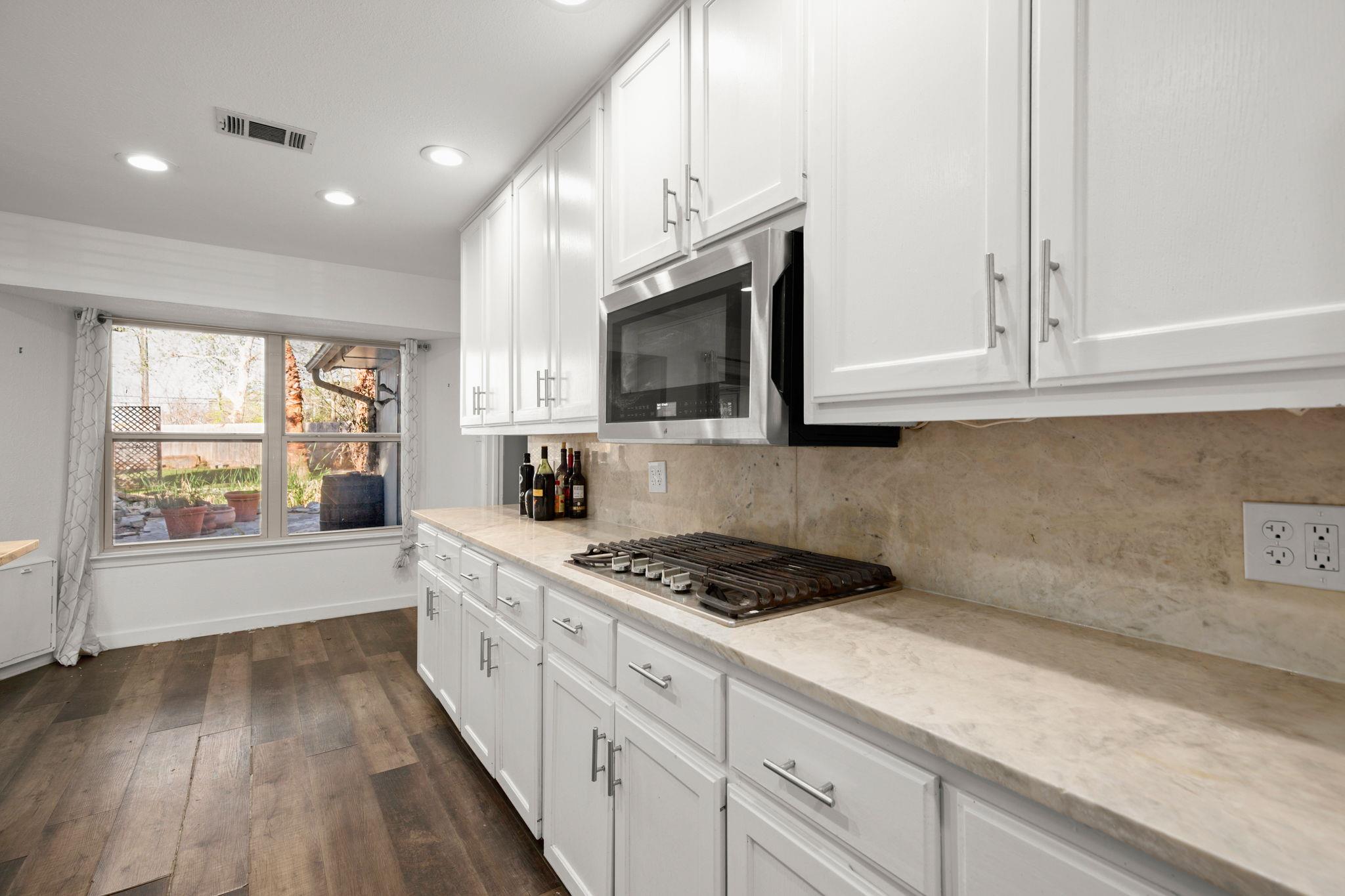 8102 Furness Cove Austin TX 78753