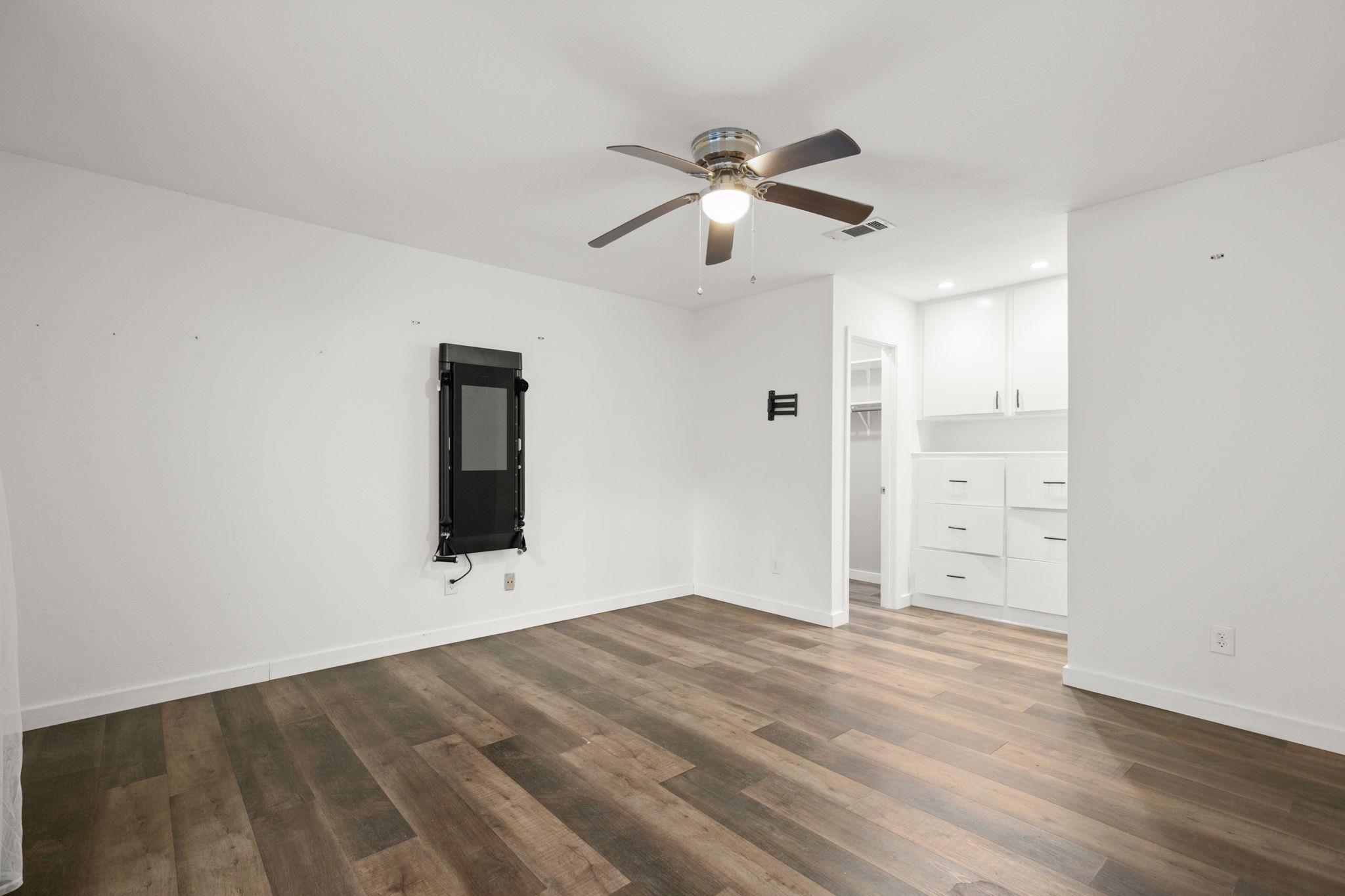 8102 Furness Cove Austin TX 78753