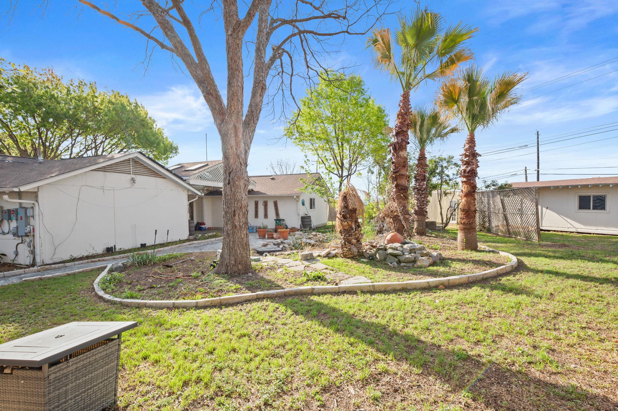 8102 Furness Cove Austin TX 78753