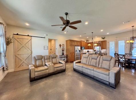 1094 Raintree Lane Elgin TX 78621