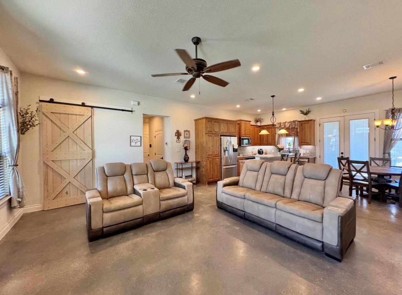 1094 Raintree Lane Elgin TX 78621