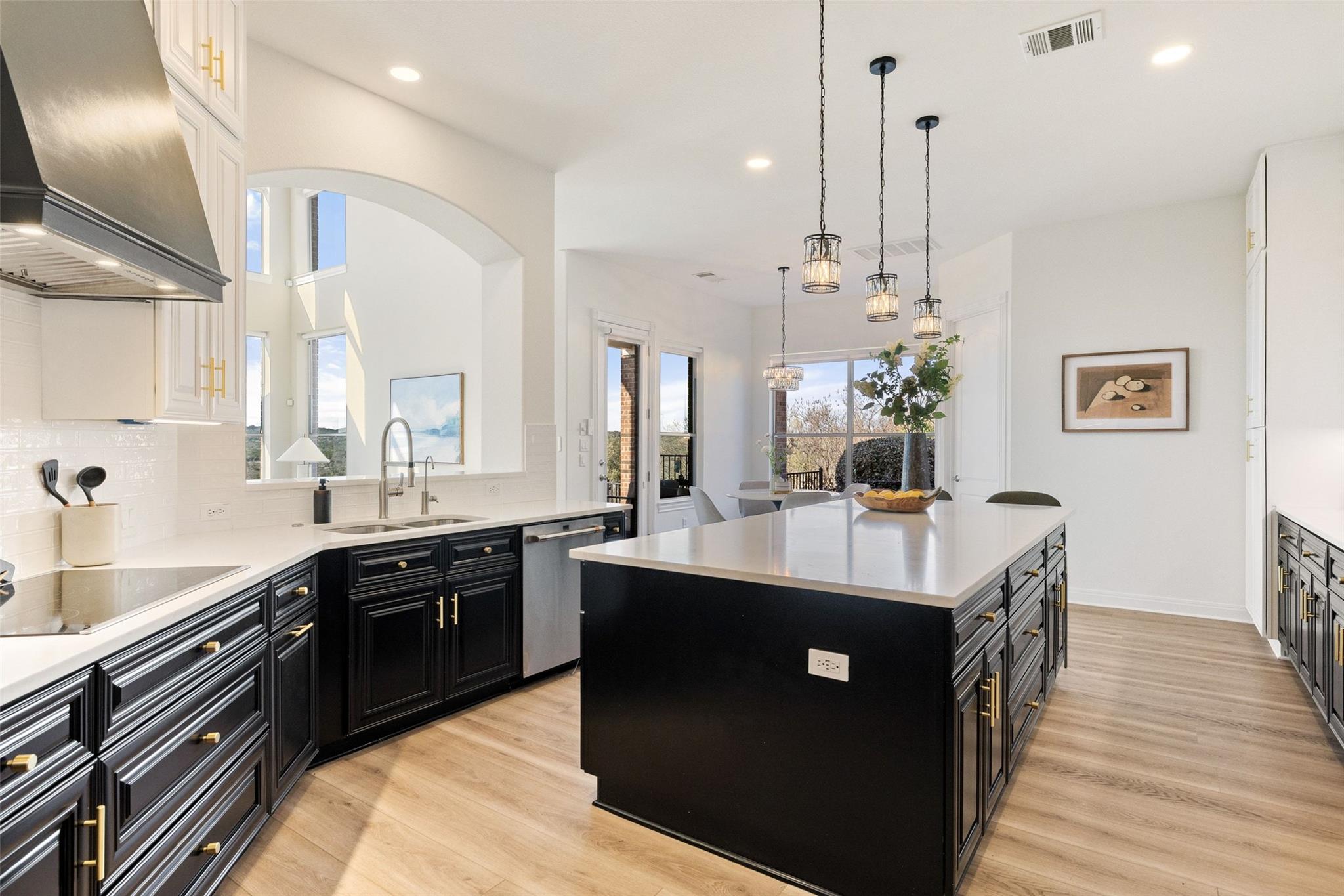2702 Lakehurst Road Spicewood TX 78669