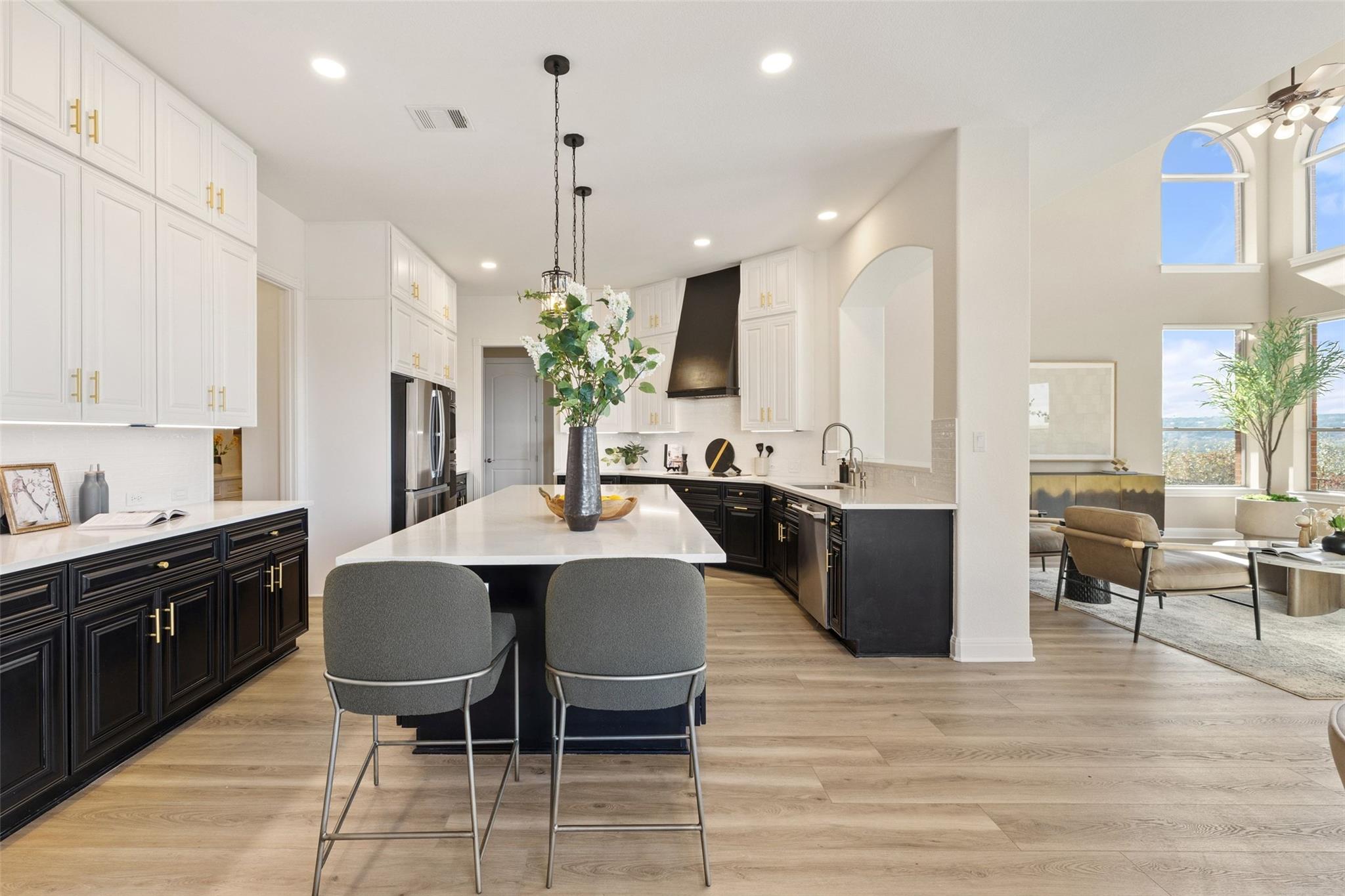 2702 Lakehurst Road Spicewood TX 78669