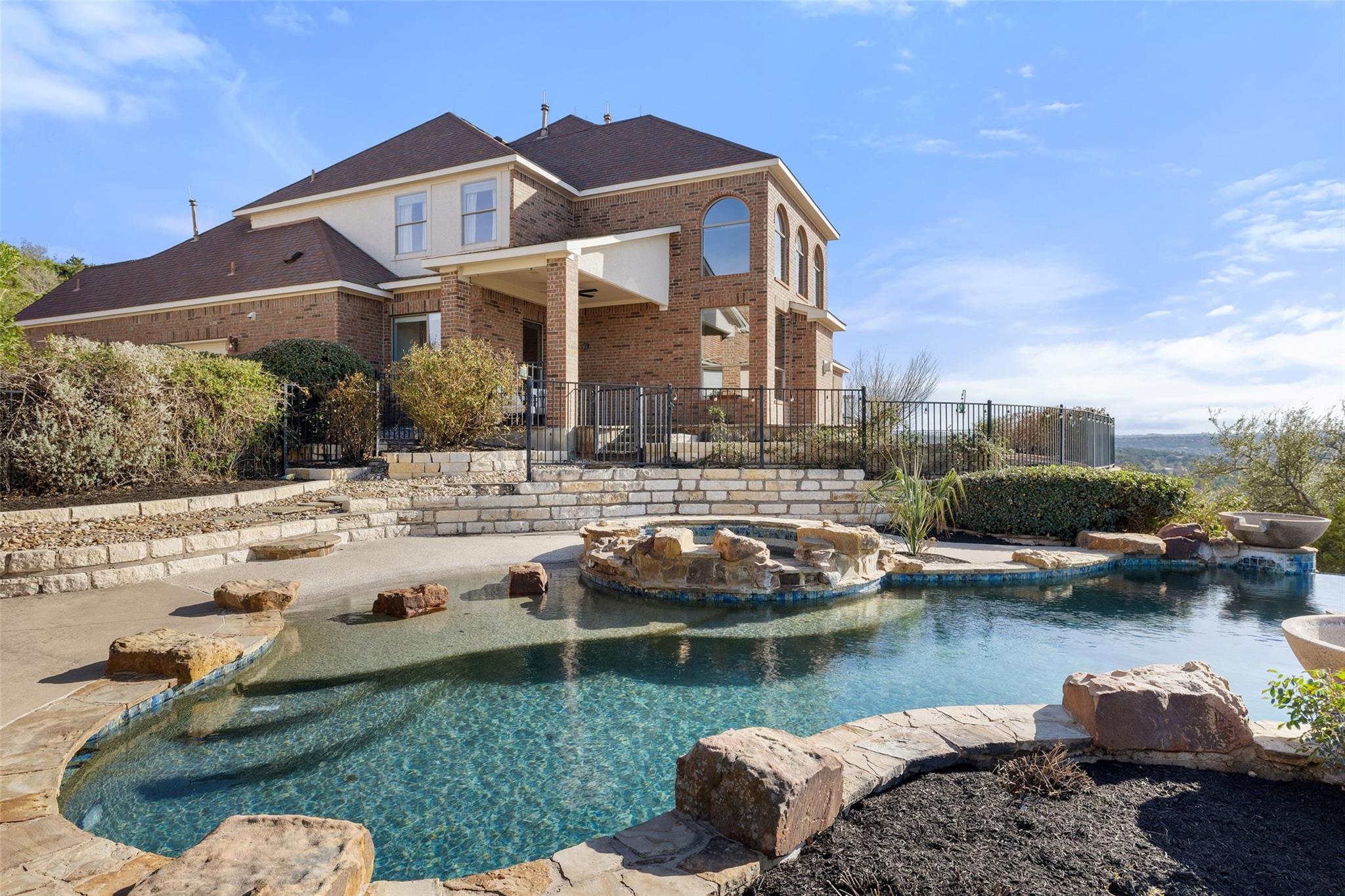2702 Lakehurst Road Spicewood TX 78669