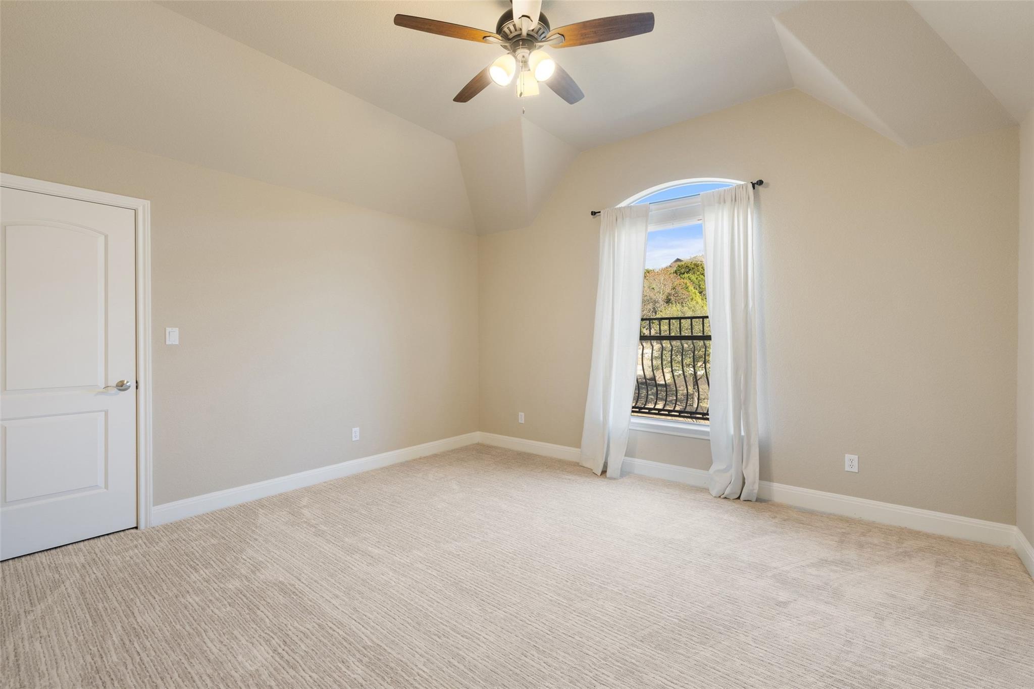 2702 Lakehurst Road Spicewood TX 78669