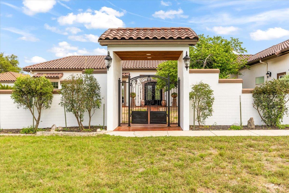 230 Dry Bear Creek New Braunfels TX 78132