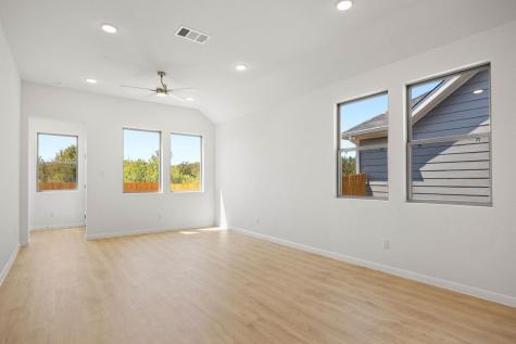 278 Bendecido Loop Elgin TX 78621