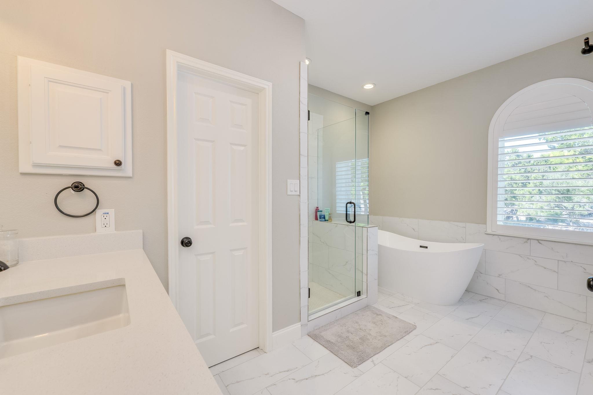704 Deckhouse Drive Lago Vista TX 78645