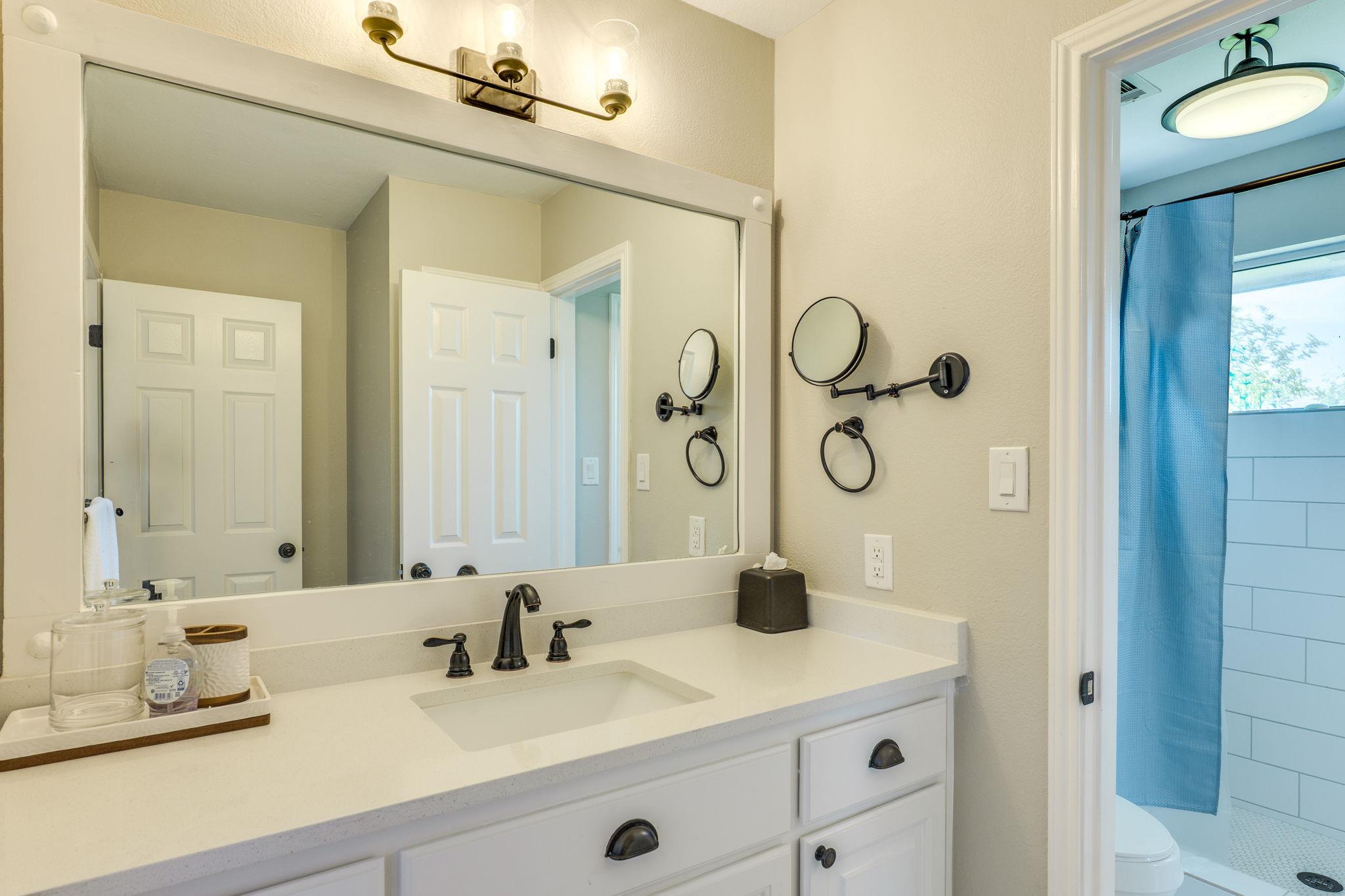 704 Deckhouse Drive Lago Vista TX 78645