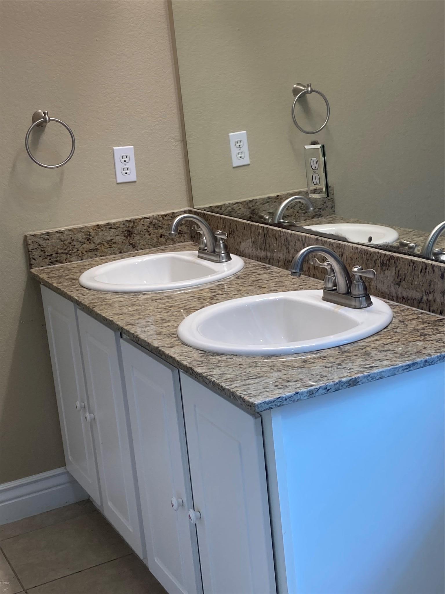 186 Carriage Way Kyle TX 78640