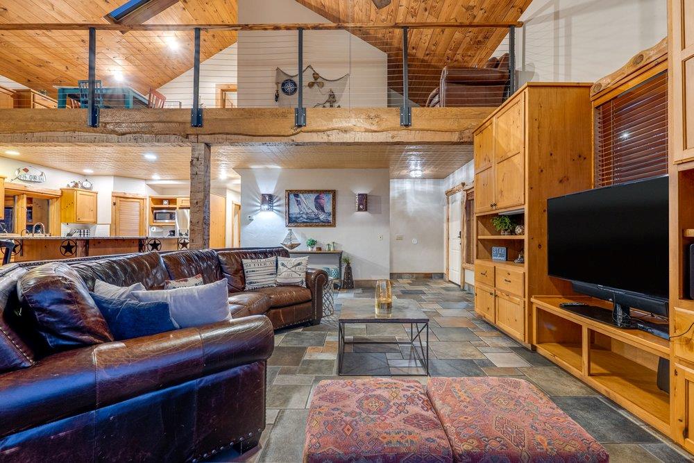 21008 W Lakeshore Drive Spicewood TX 78669