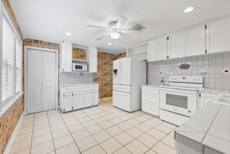 20024 W Lakeshore Drive Magnolia TX 77355