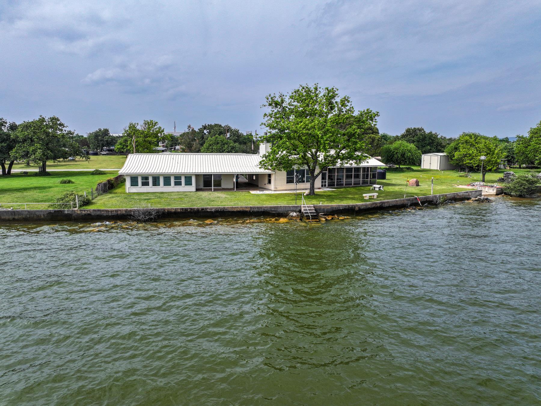 736 W Lakecrest Drive Bluffton TX 78607