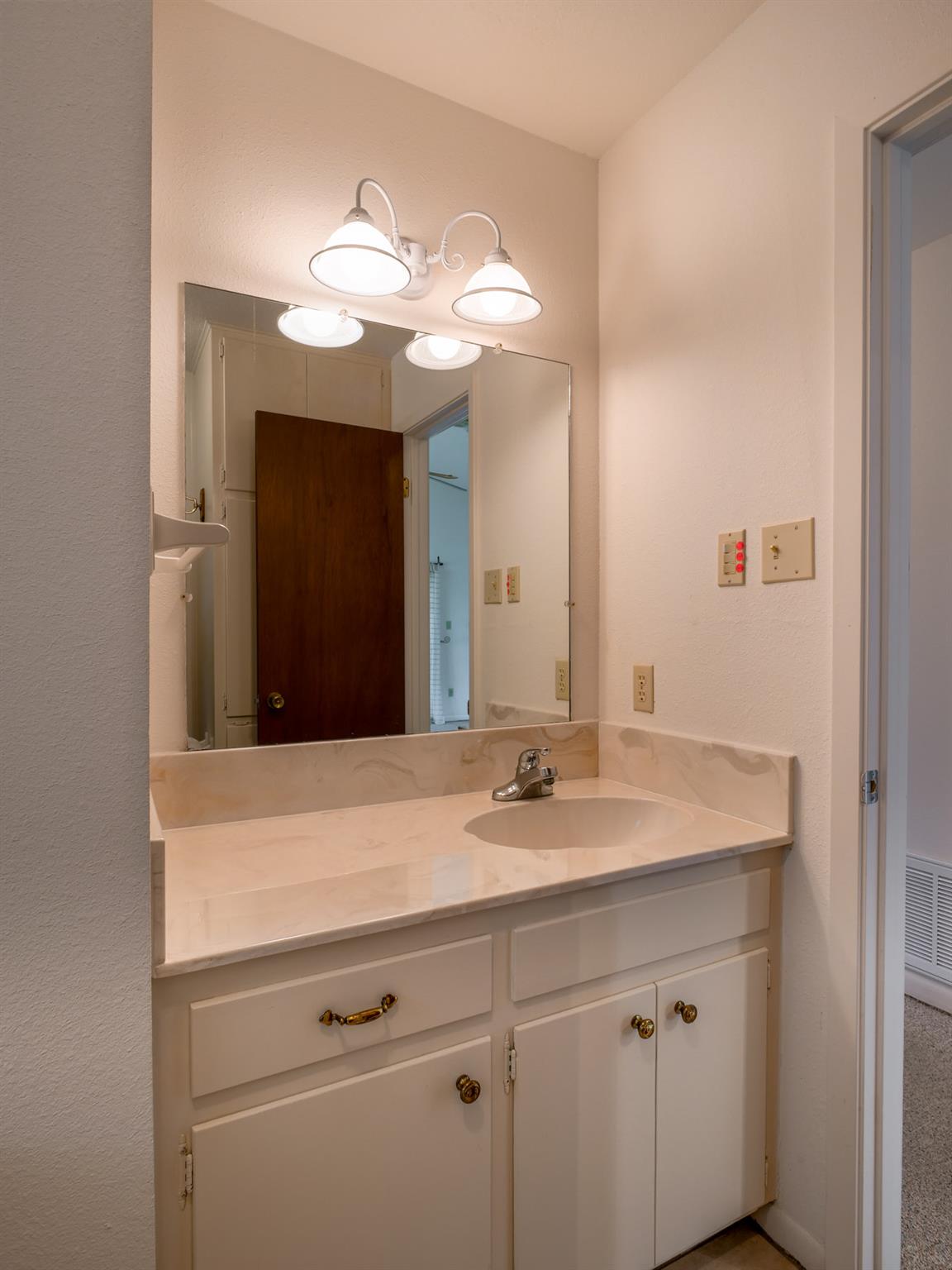 736 W Lakecrest Drive Bluffton TX 78607