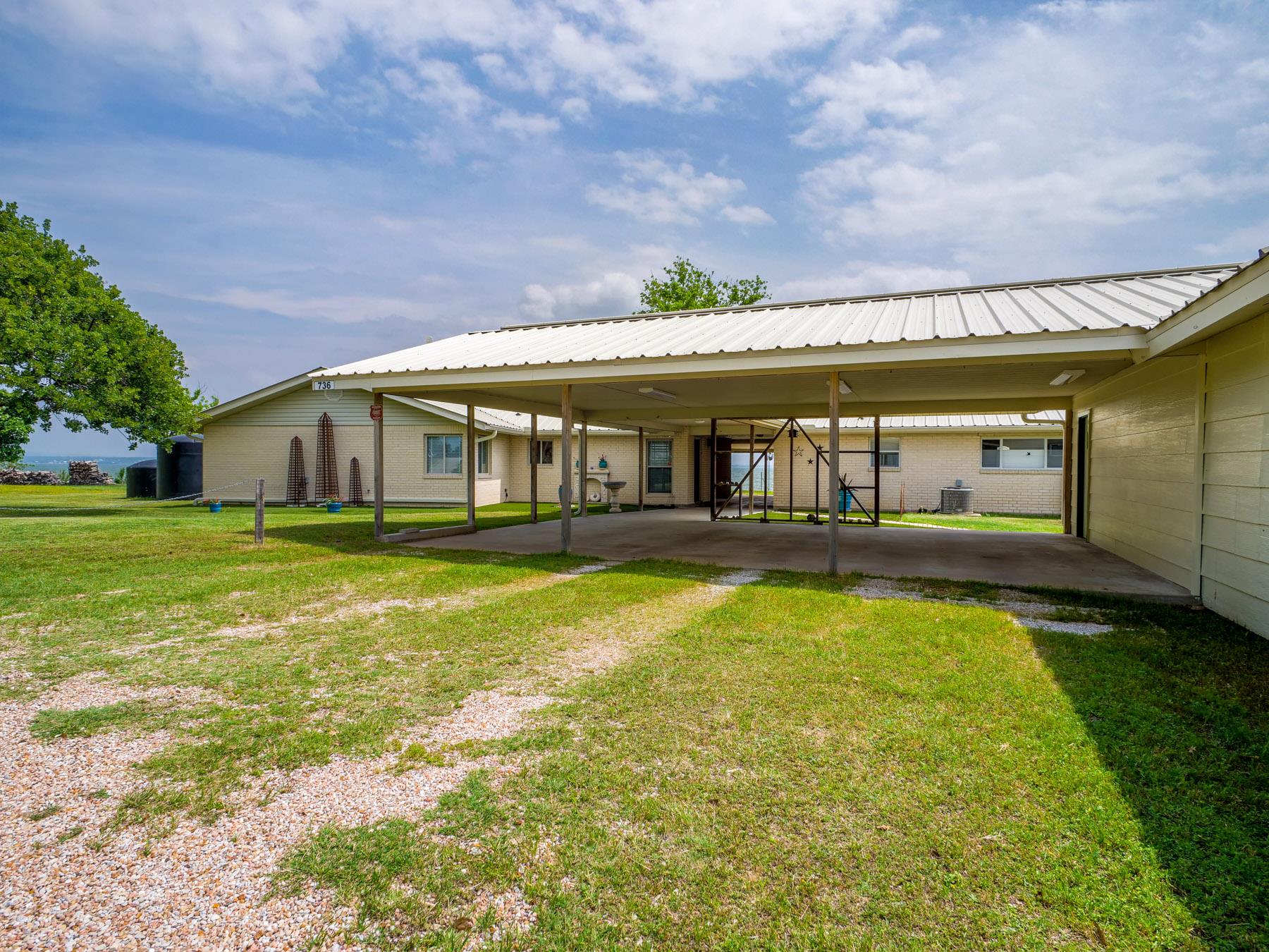 736 W Lakecrest Drive Bluffton TX 78607