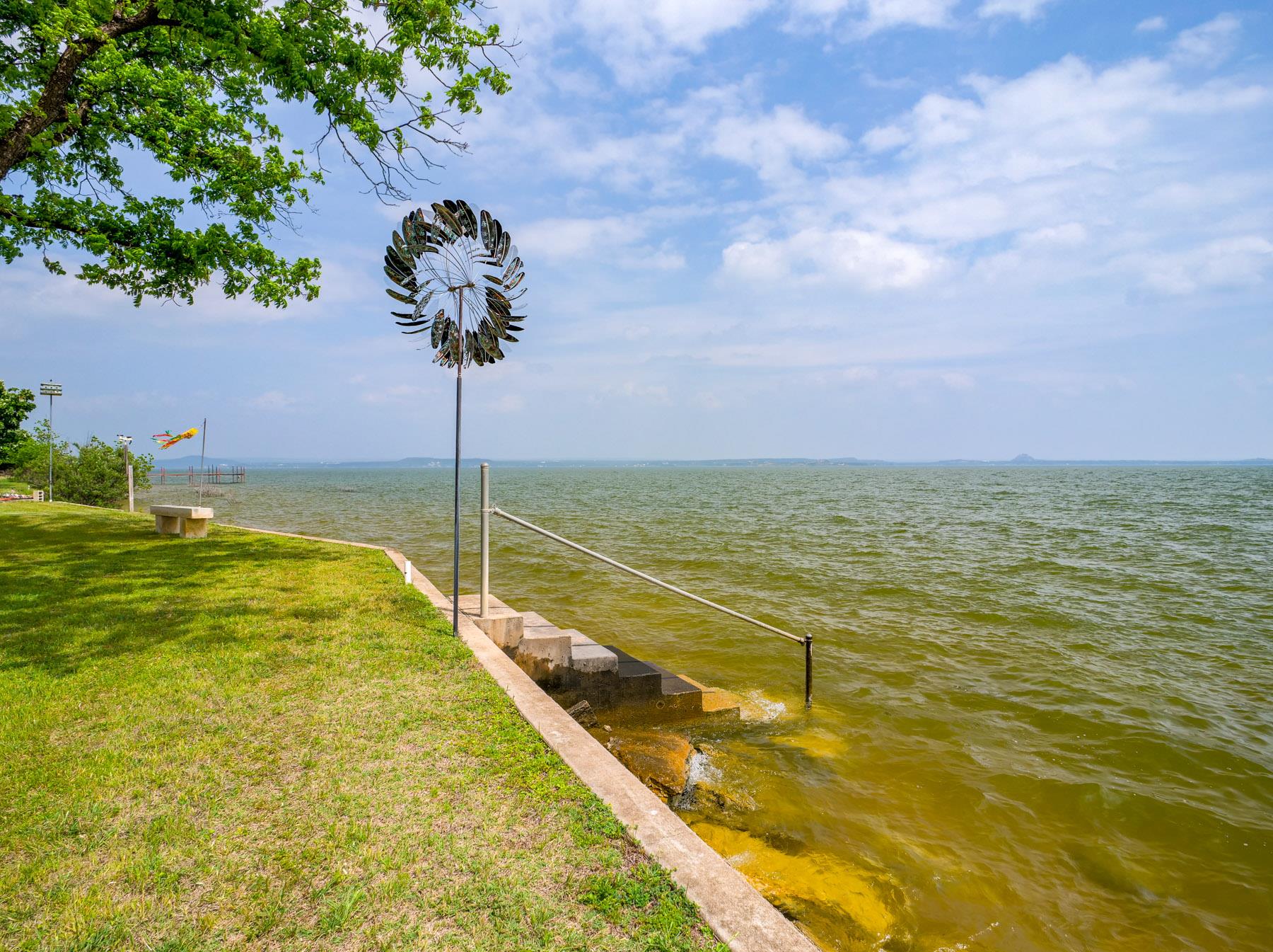 736 W Lakecrest Drive Bluffton TX 78607