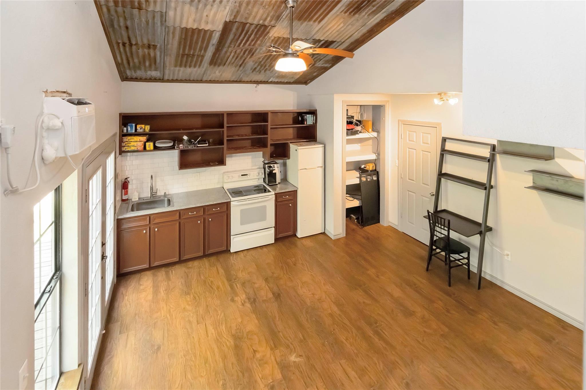 208 Old Potato Road Paige TX 78659