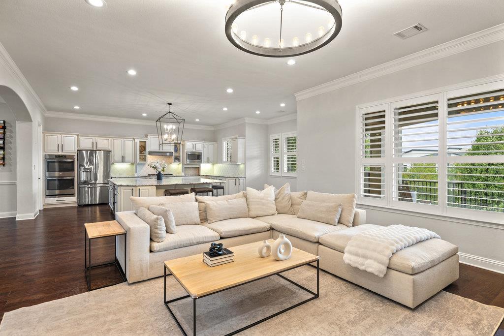 305 Enchanted Hilltop Way Austin TX 78738