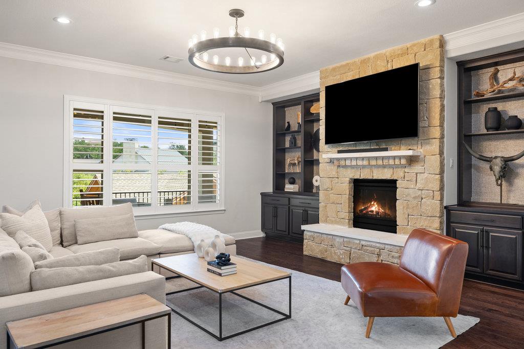 305 Enchanted Hilltop Way Austin TX 78738