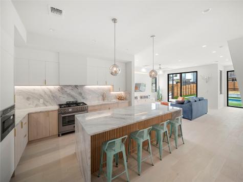 2107 Brackenridge Street Austin TX 78704