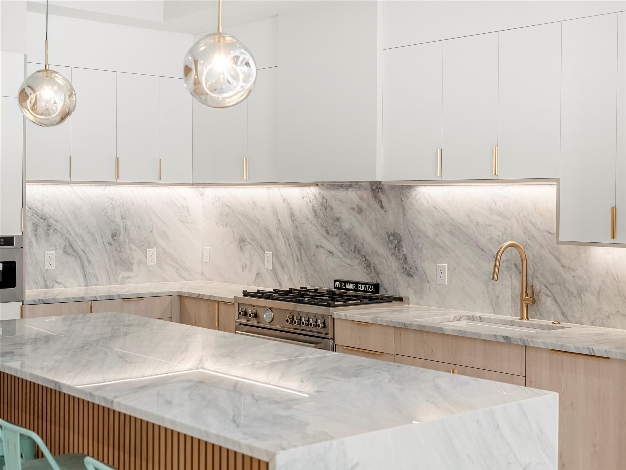 2107 Brackenridge Street Austin TX 78704