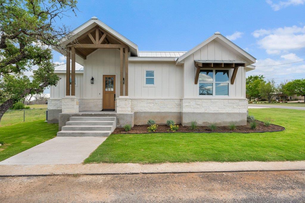 501 Ranchview Drive Johnson City TX 78636