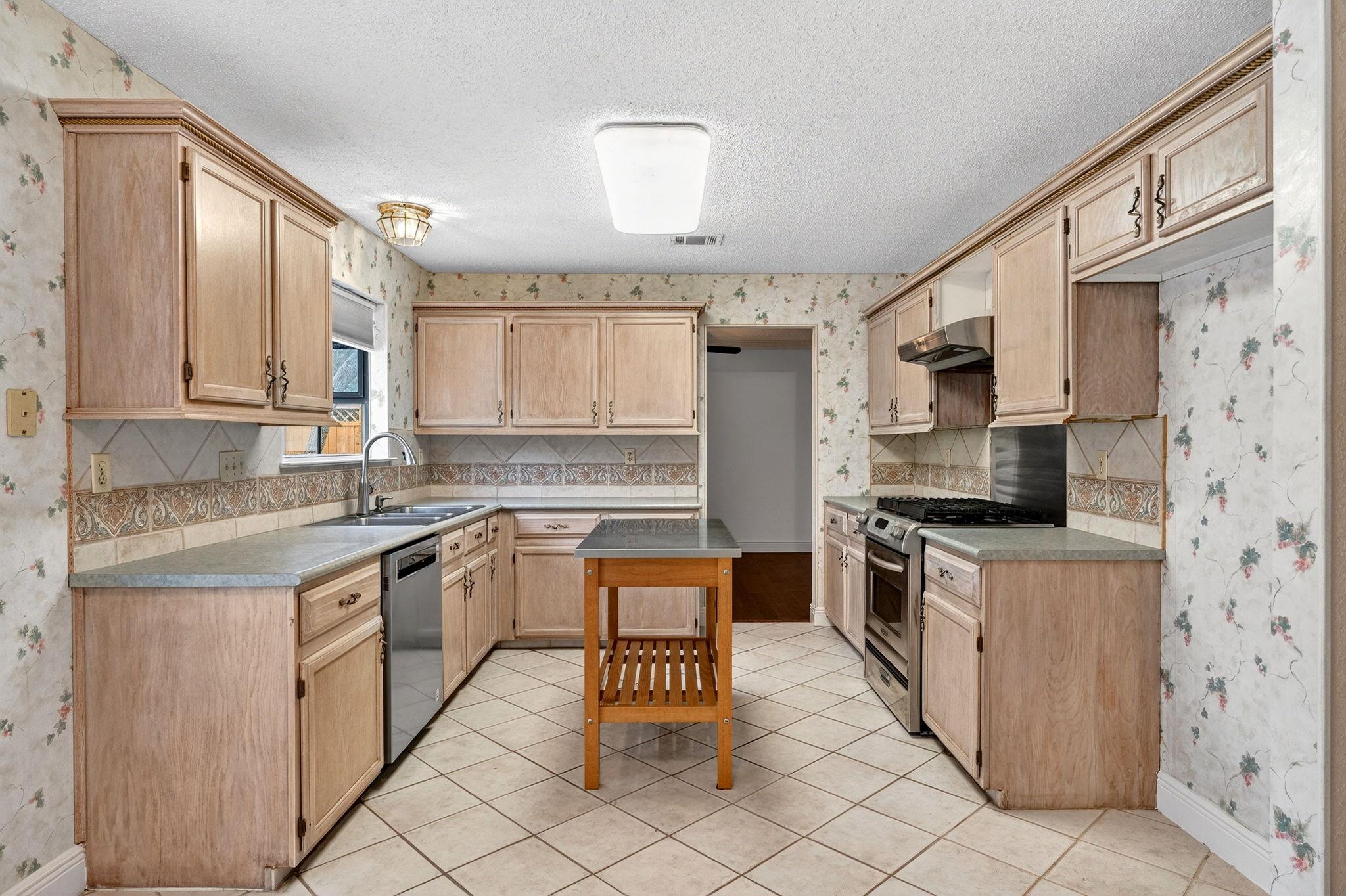 1607 Garnaas Drive Austin TX 78758