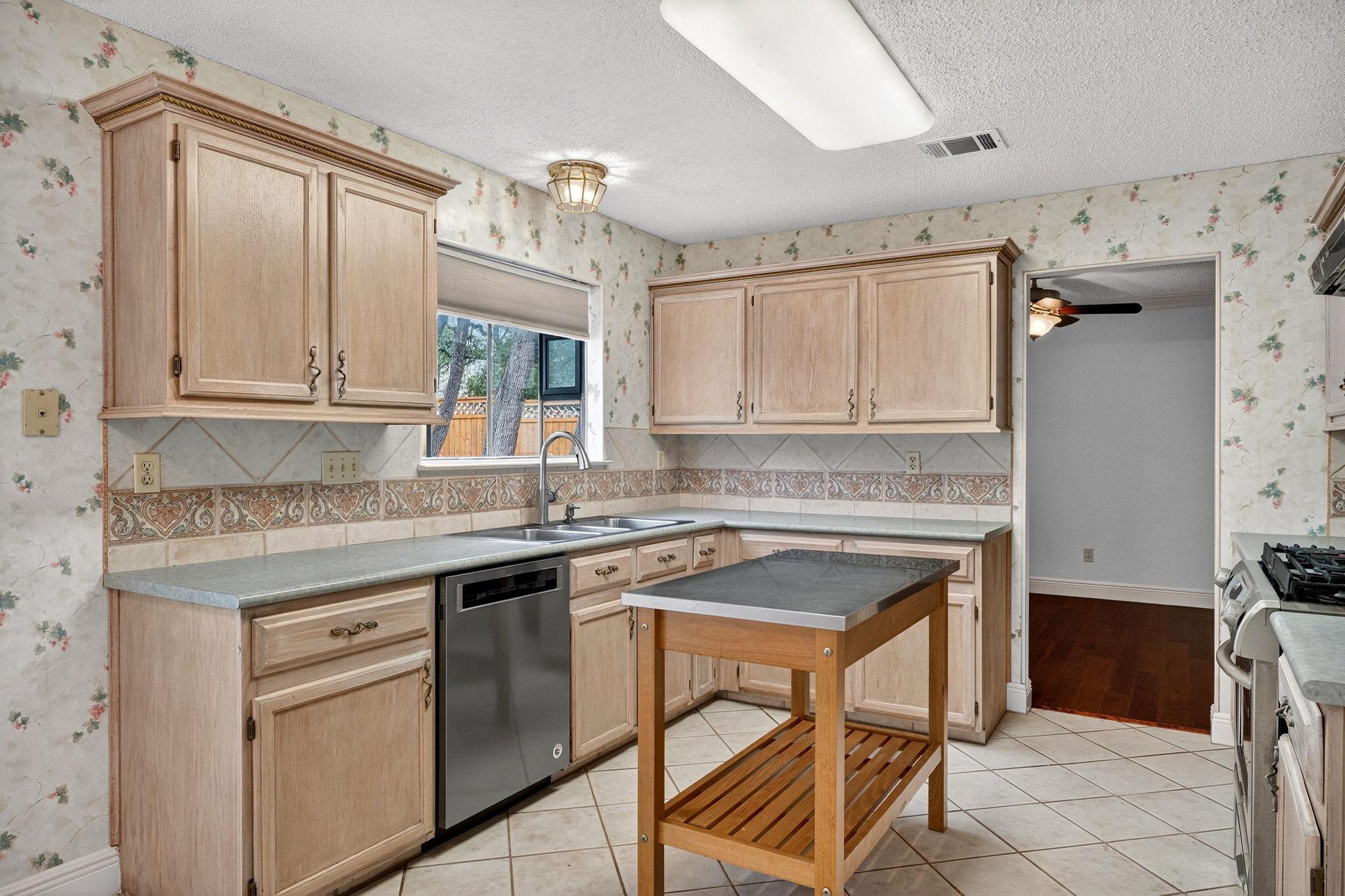 1607 Garnaas Drive Austin TX 78758