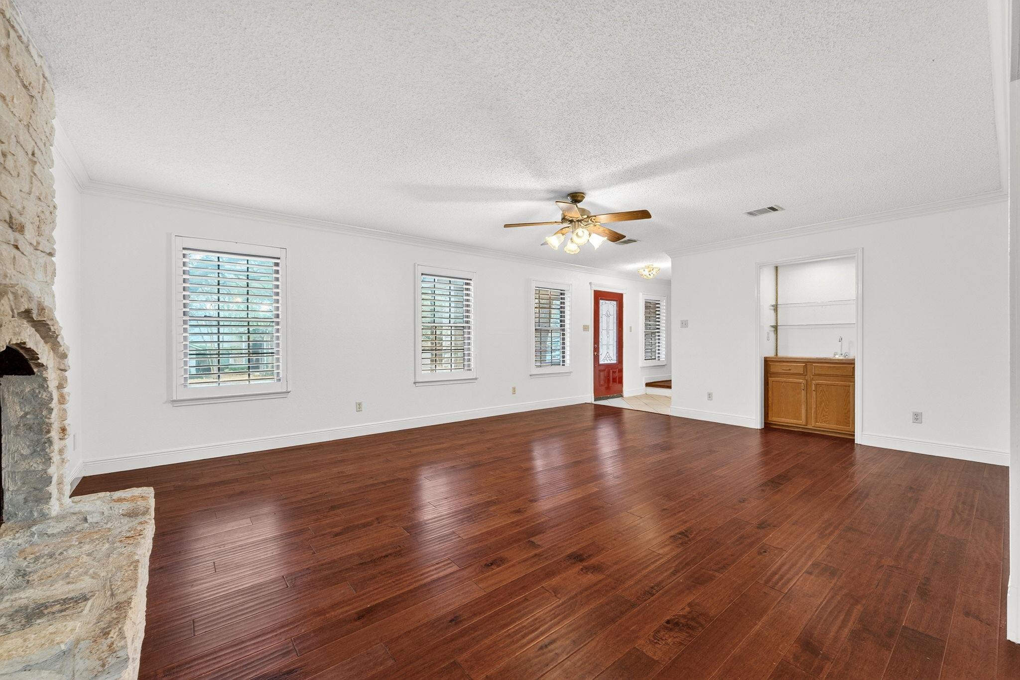 1607 Garnaas Drive Austin TX 78758