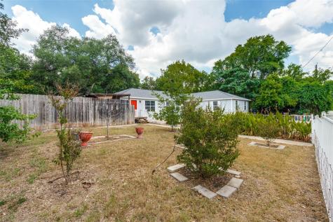 417 N Blanco Street Lockhart TX 78644