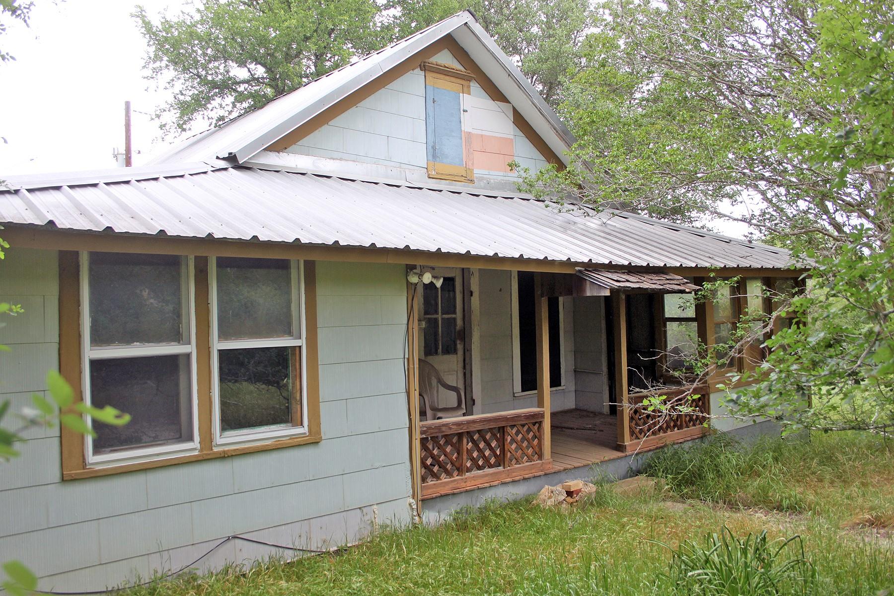 7887 Pettytown Road Red Rock TX 78662