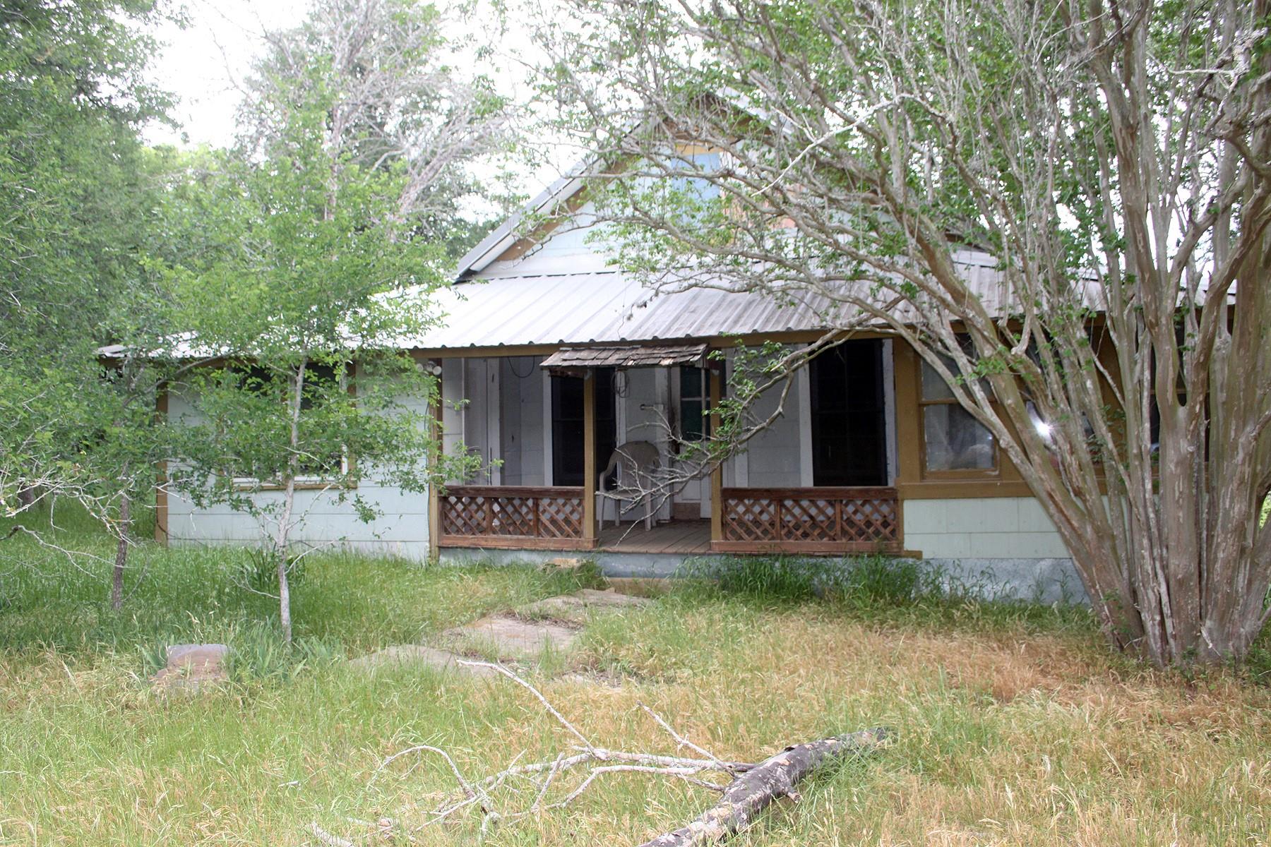 7887 Pettytown Road Red Rock TX 78662
