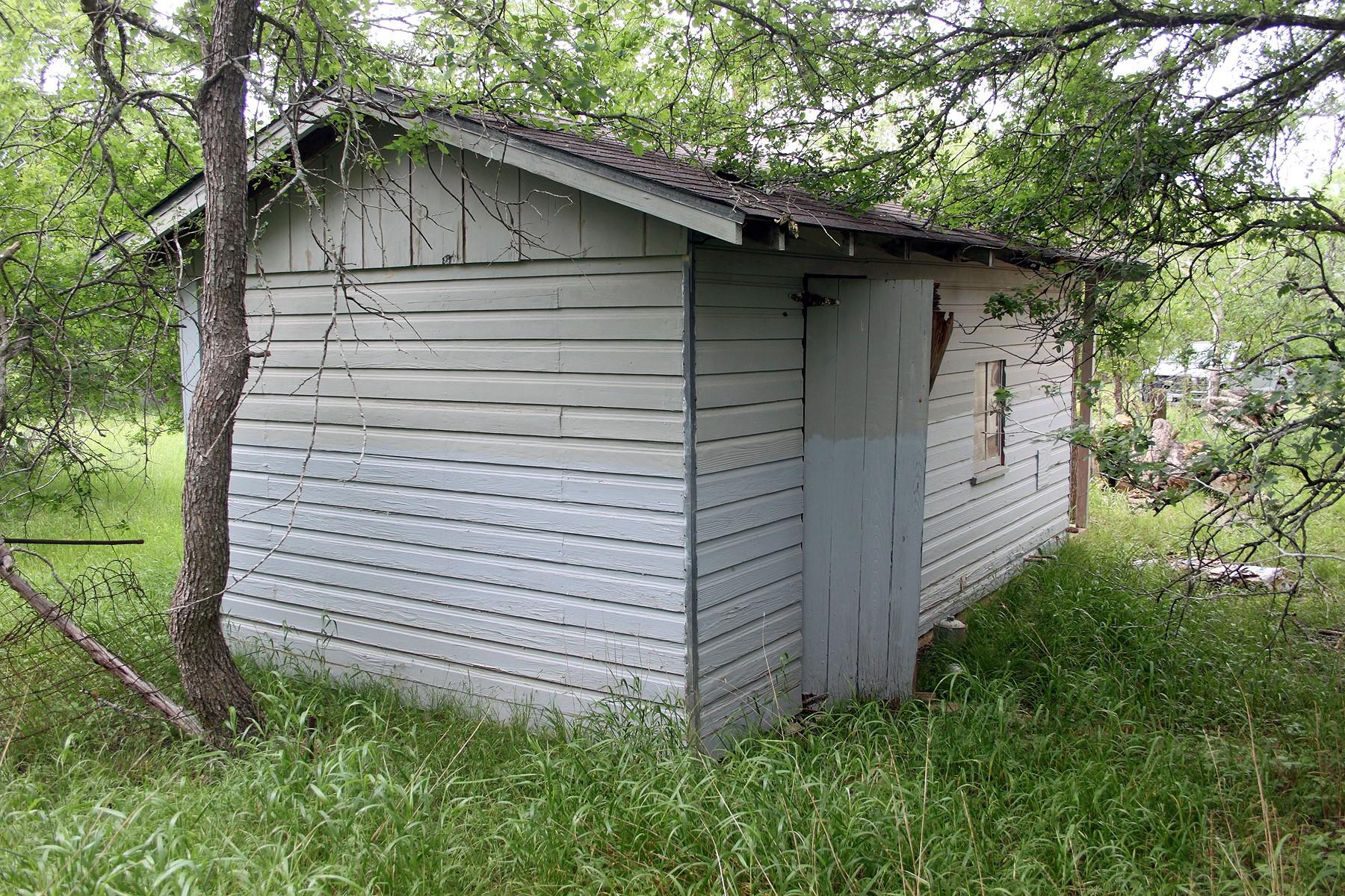 7887 Pettytown Road Red Rock TX 78662