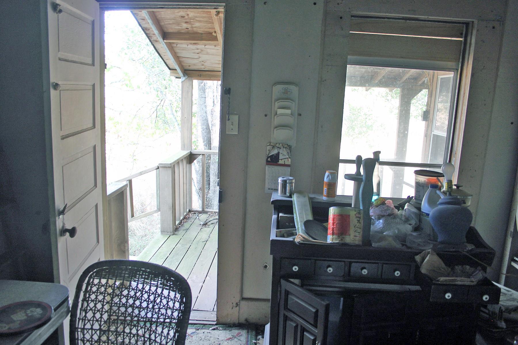 7887 Pettytown Road Red Rock TX 78662