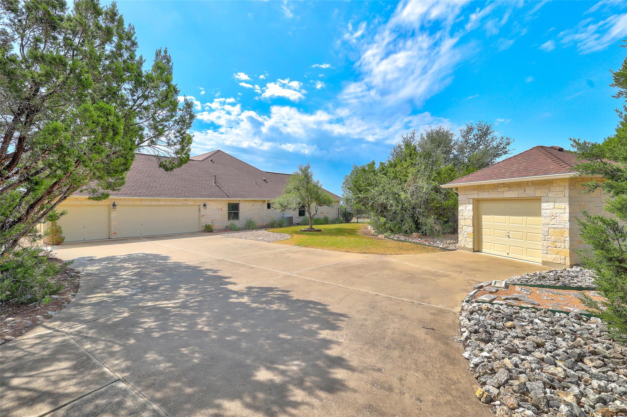1106 Squaw Valley Leander TX 78641