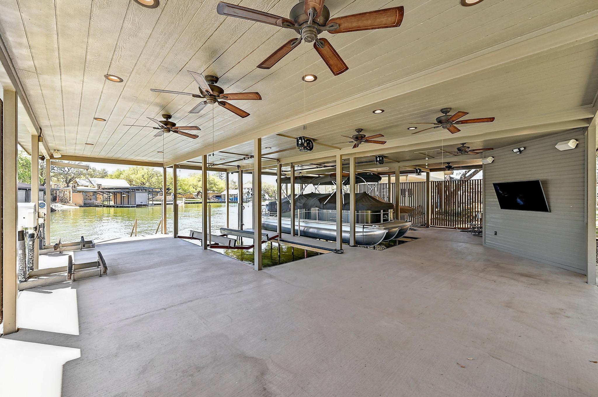2210 Fredwoods Drive Kingsland TX 78639