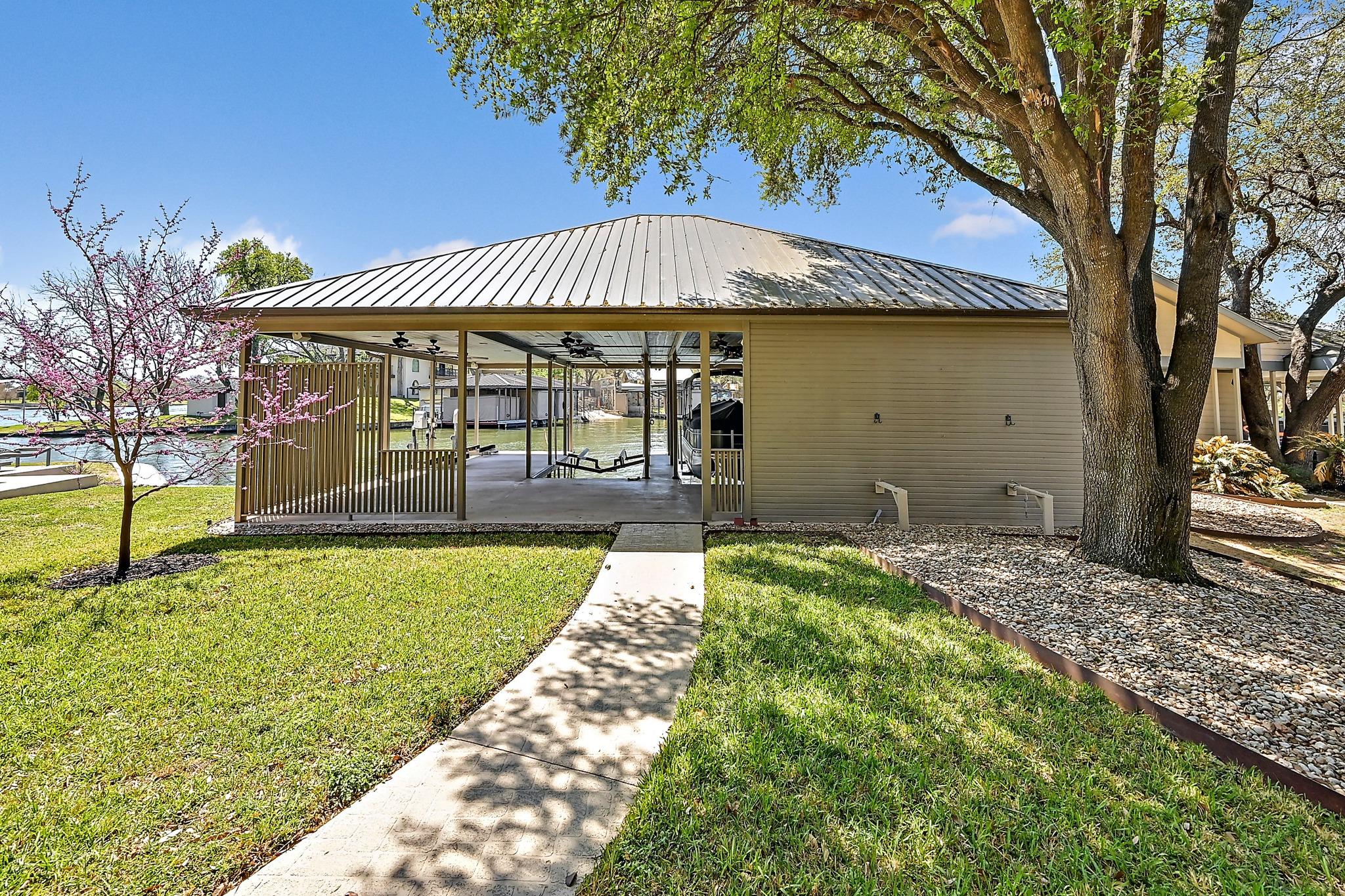 2210 Fredwoods Drive Kingsland TX 78639