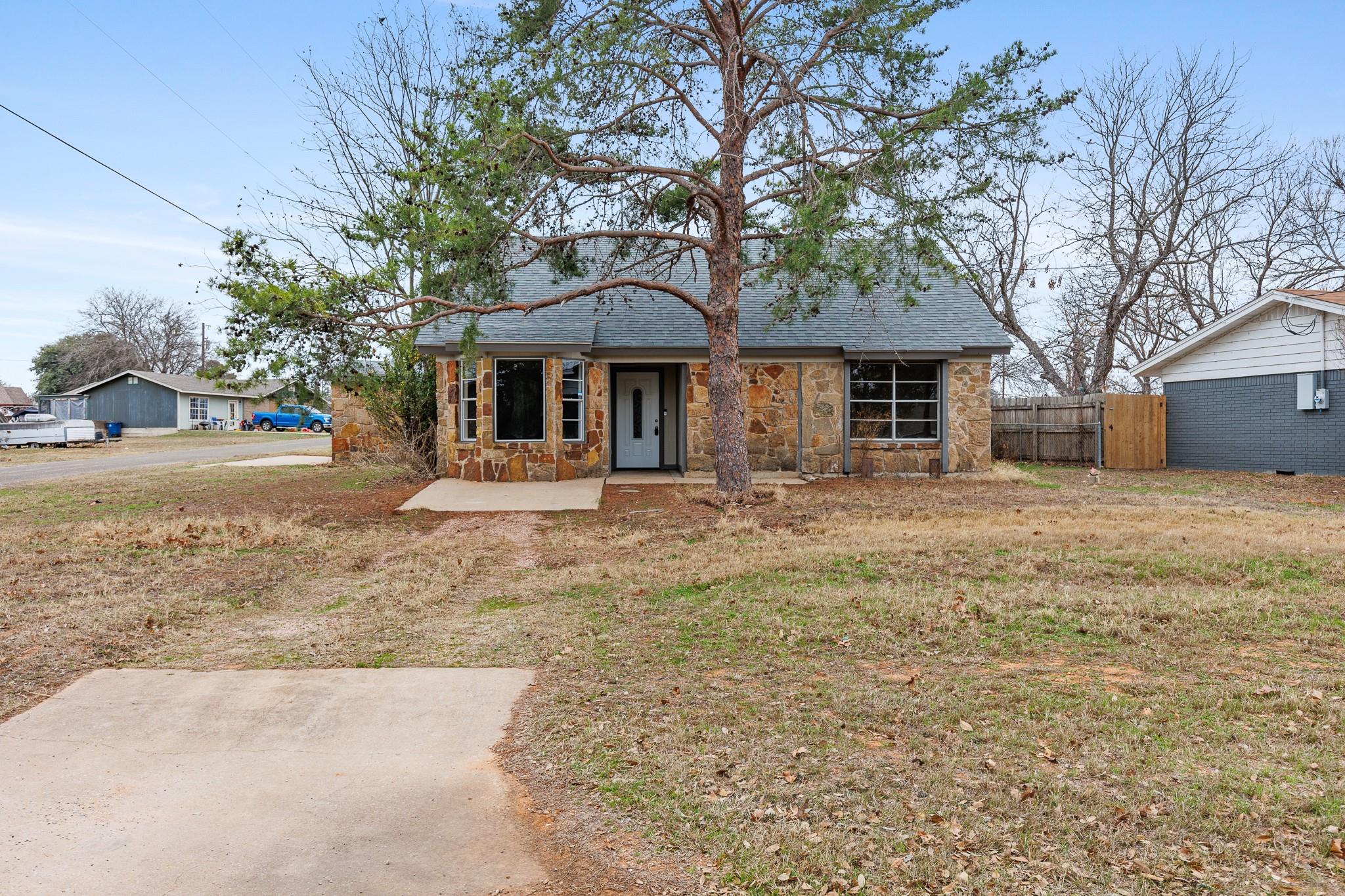 400 N River Oaks Drive Burnet TX 78611