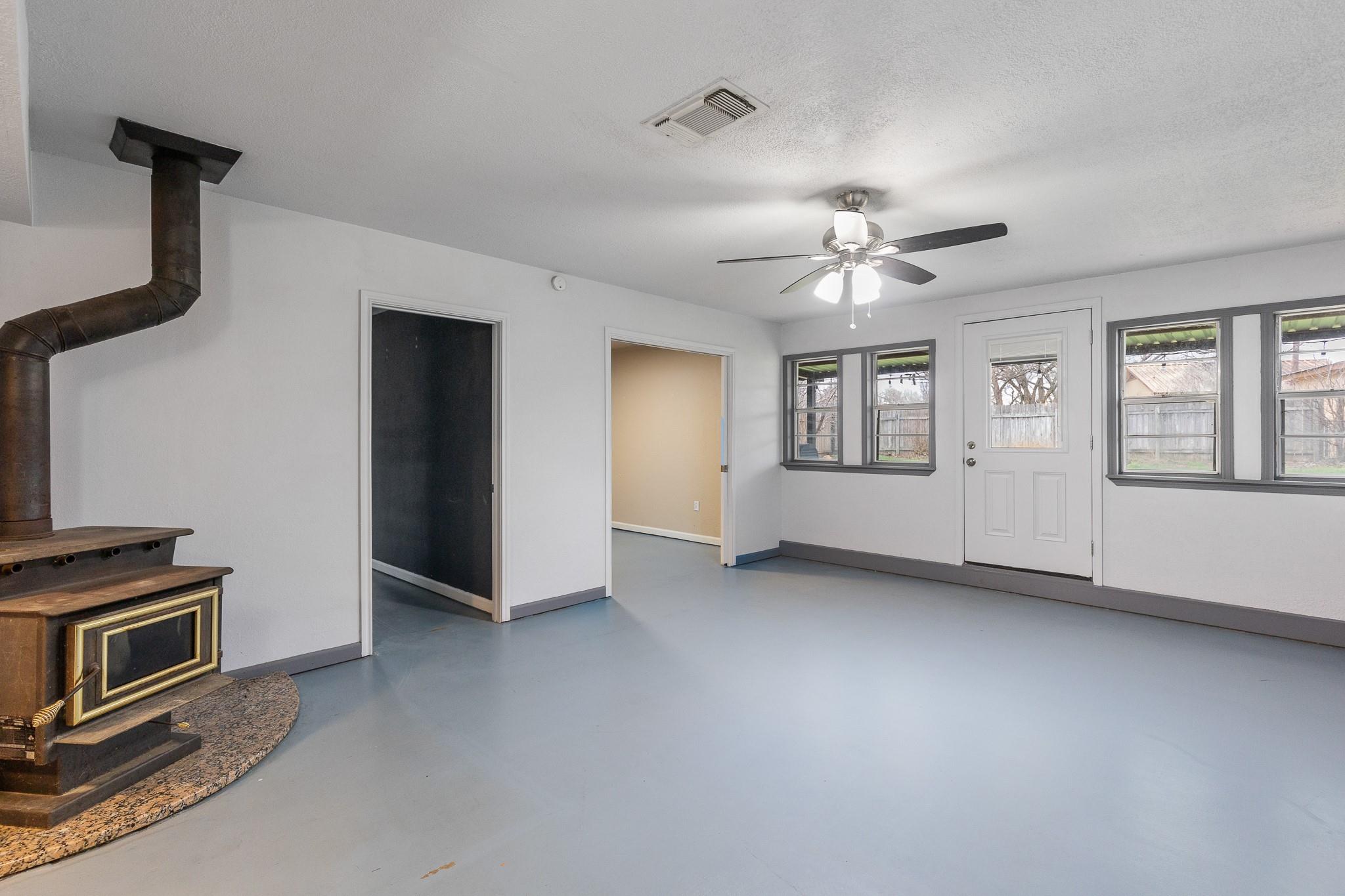 400 N River Oaks Drive Burnet TX 78611