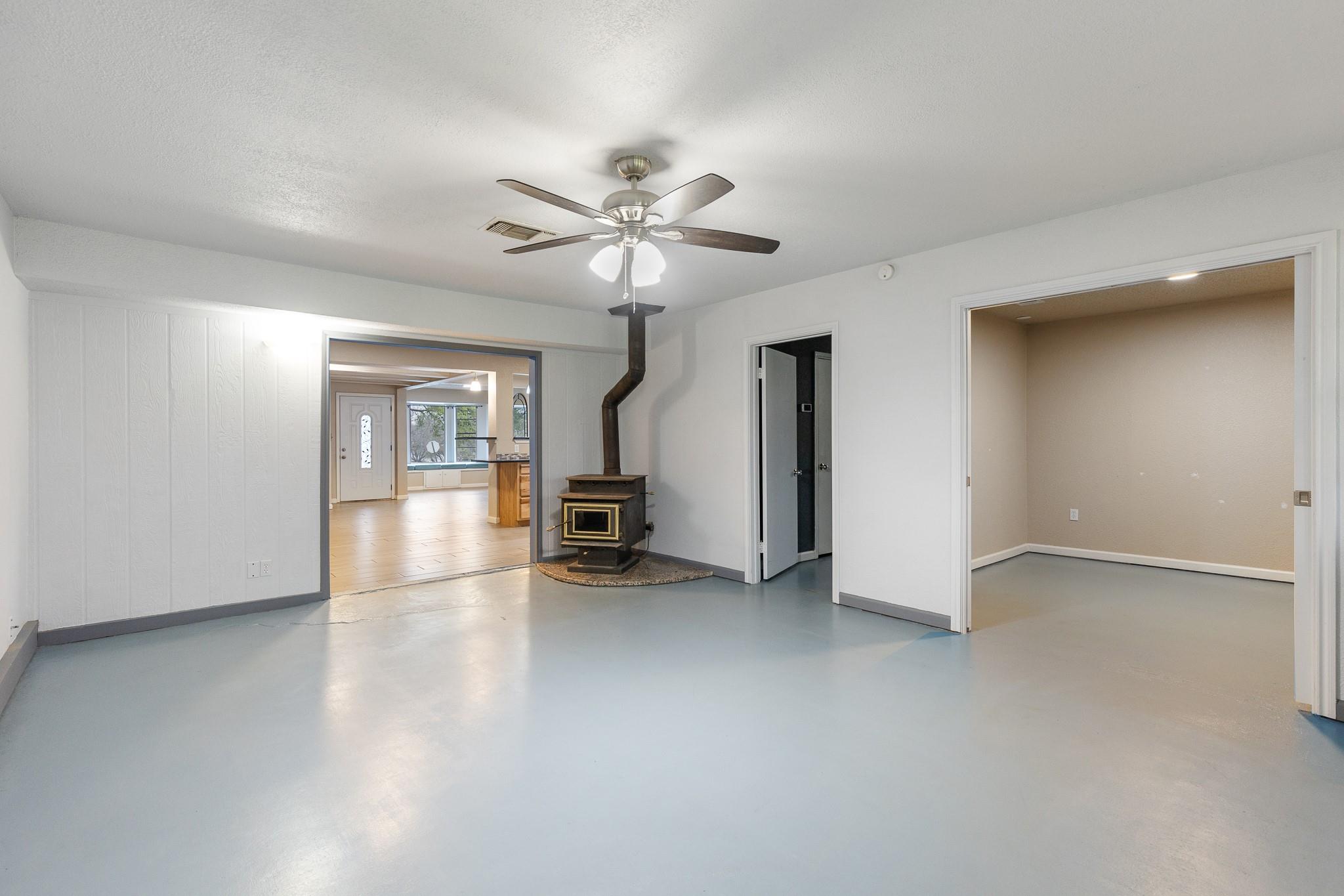 400 N River Oaks Drive Burnet TX 78611
