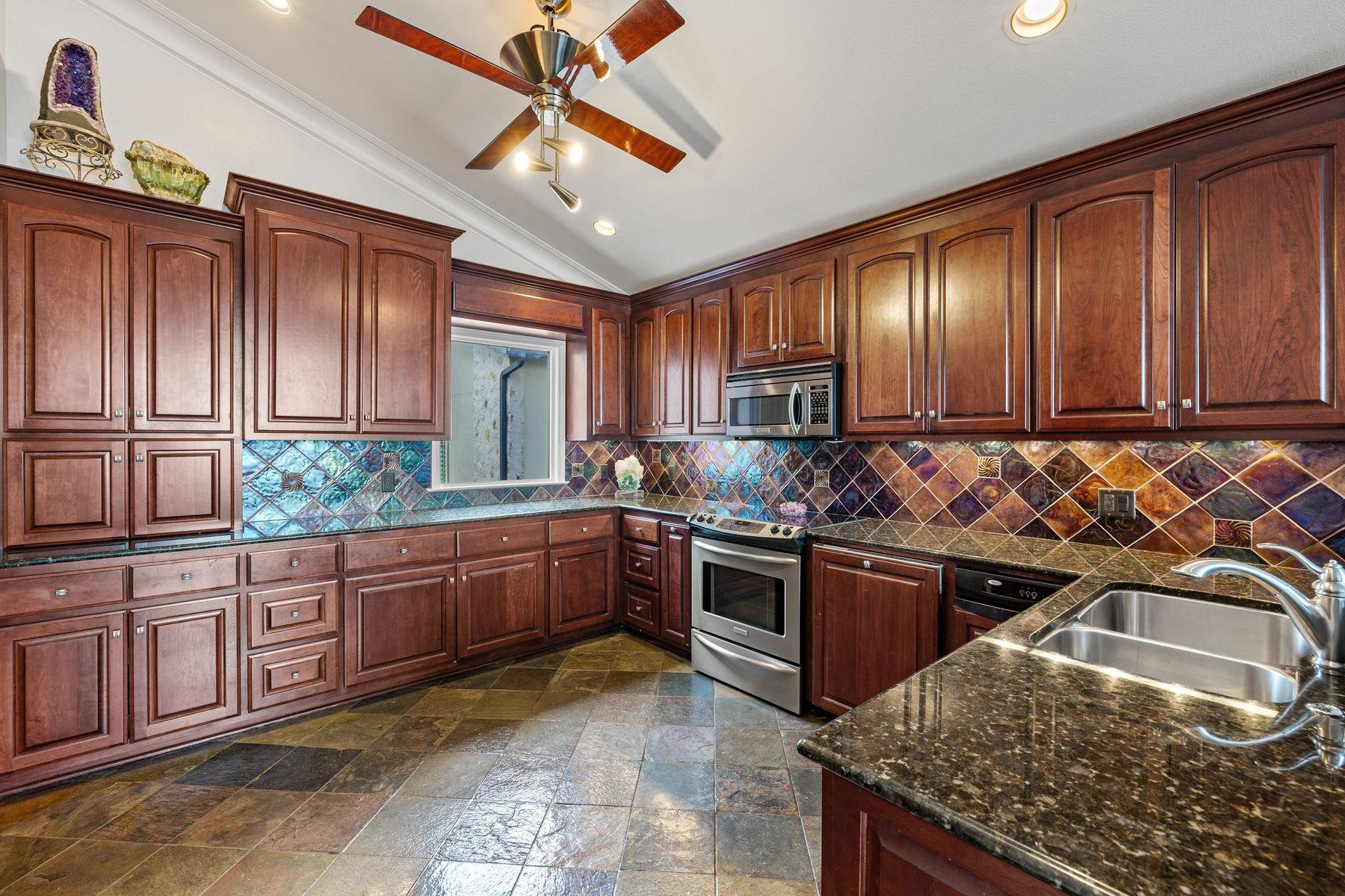 106 Bunny Run Lane Horseshoe Bay TX 78657