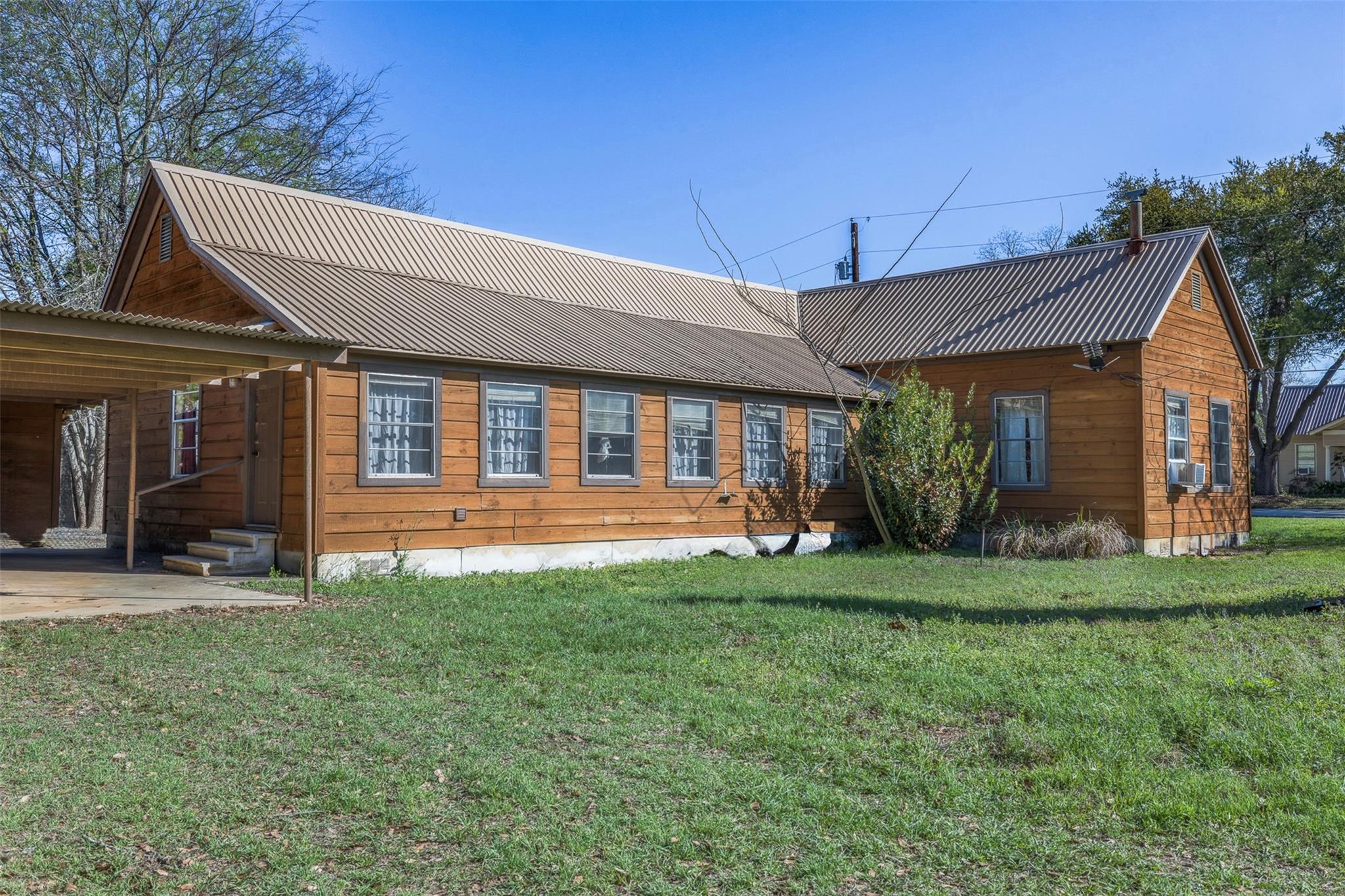 809 N Main Street Lexington TX 78947