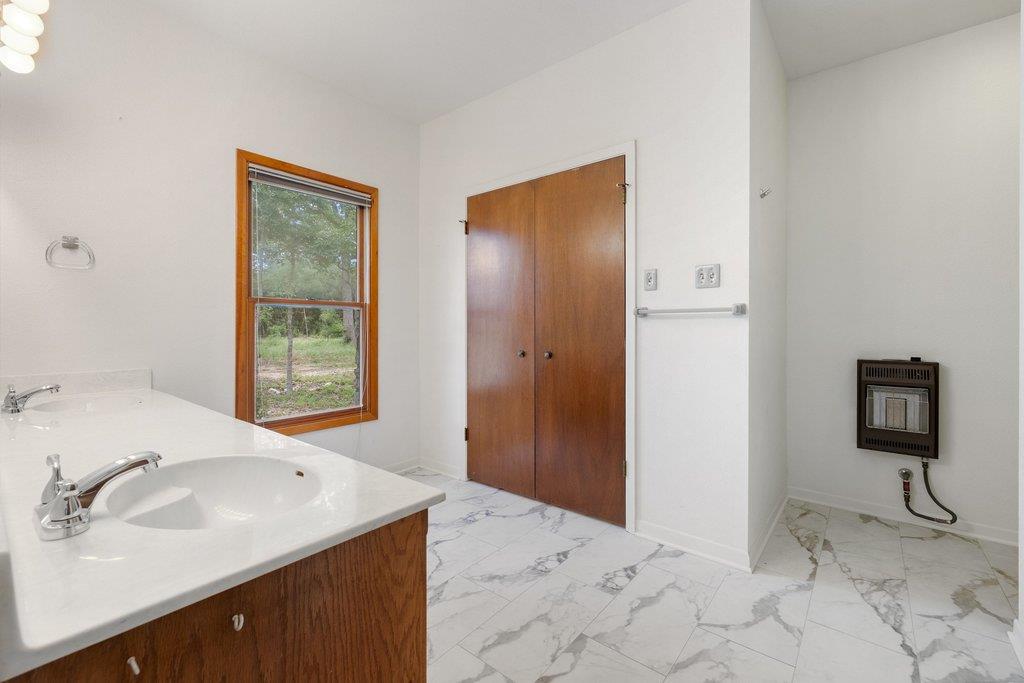 244 Woodway Drive Elgin TX 78621