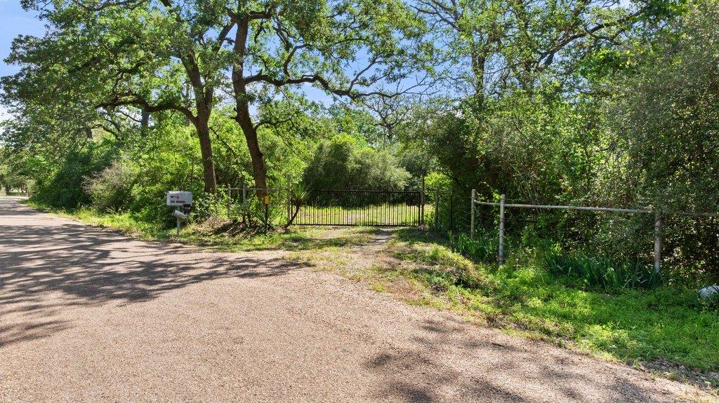 244 Woodway Drive Elgin TX 78621