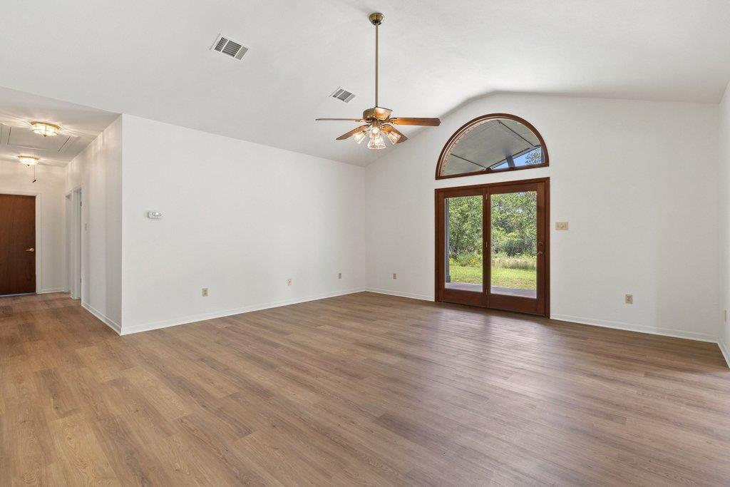 244 Woodway Drive Elgin TX 78621