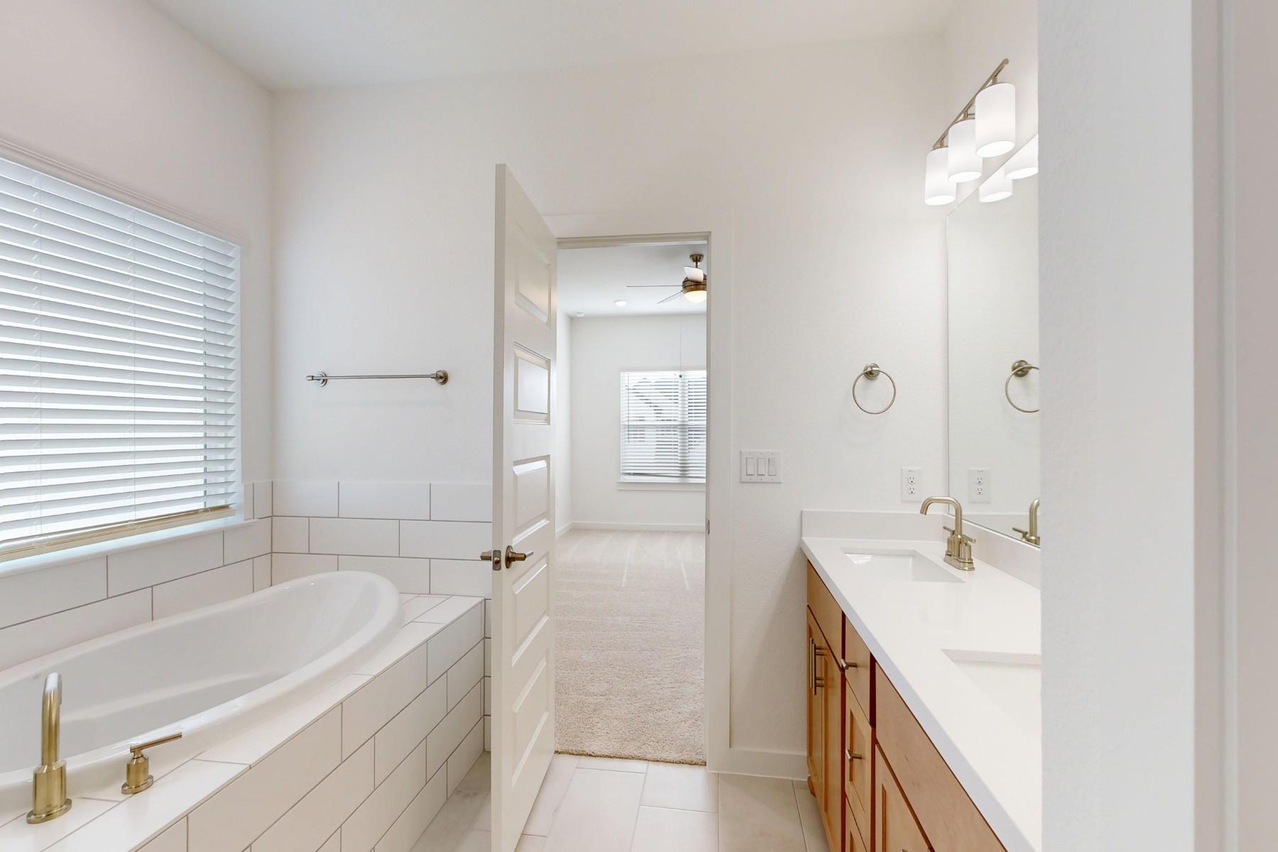 2112 Lolo Lane Leander TX 78641