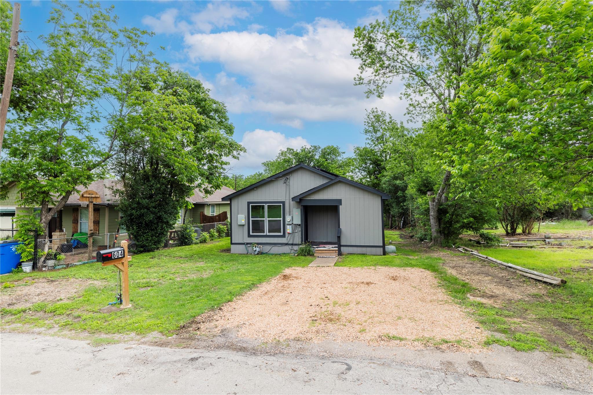 604 Burkett Street Taylor TX 76574