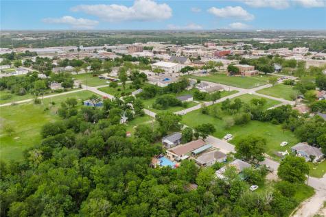 604 Burkett Street Taylor TX 76574