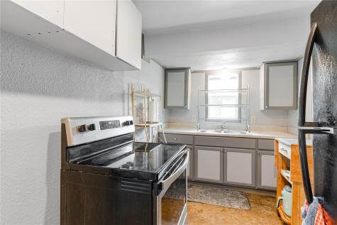 604 Burkett Street Taylor TX 76574