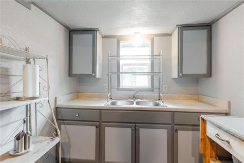 604 Burkett Street Taylor TX 76574